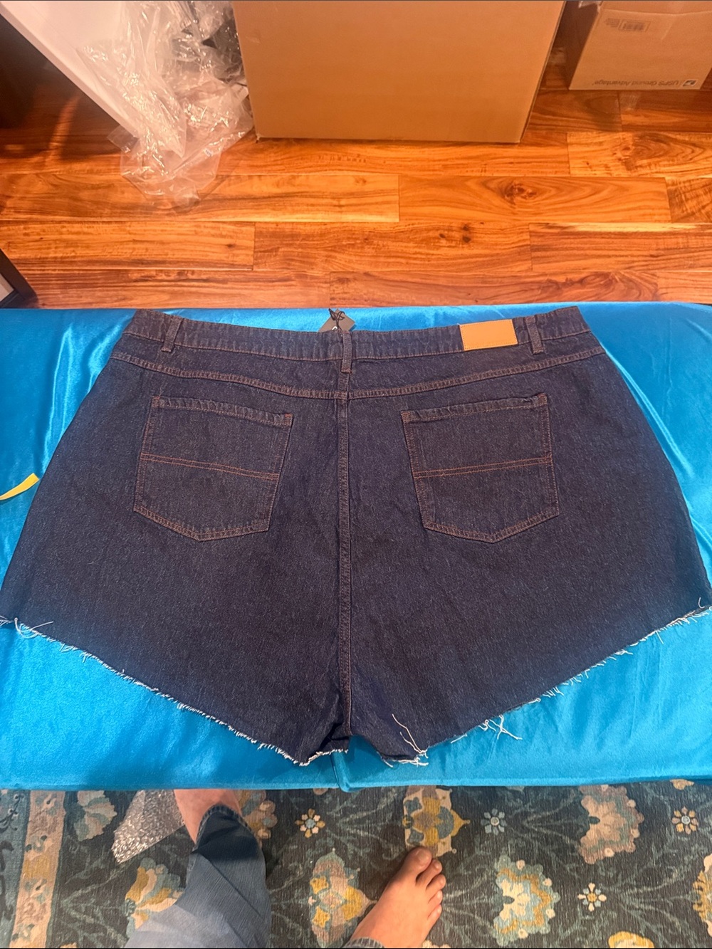 Boohoo Dark Indigo Raw Hem Denim Shorts - Picture 4 of 4